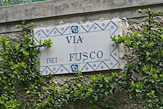 Dr. Fusco sign in Italy
